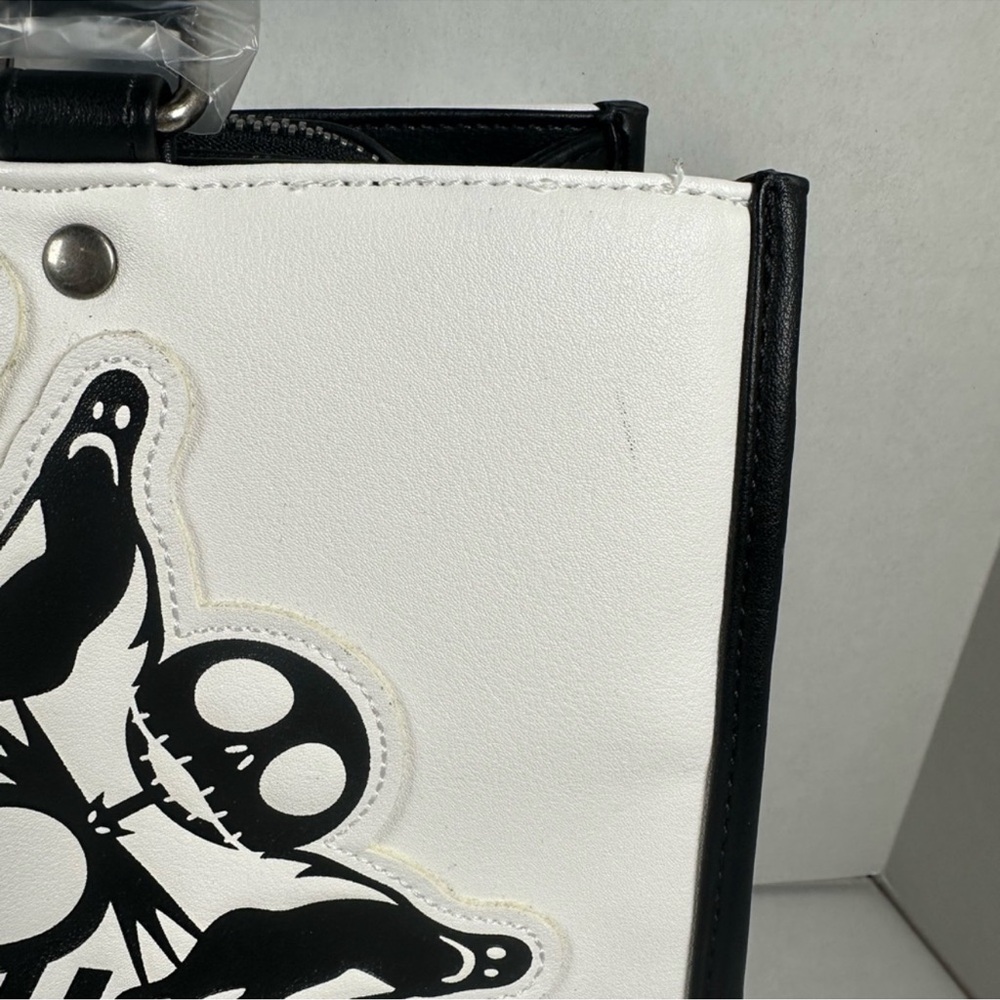 Loungefly Disney The Nightmare Before Christmas Heart Logo Set - Picture 2 of 10